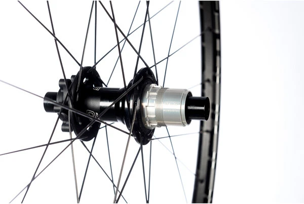 Stan's No Tubes Podium SRD 29-inch Rear Wheel 5 Stan's No Tubes Podium SRD 29-inch Rear Wheel - Image 3